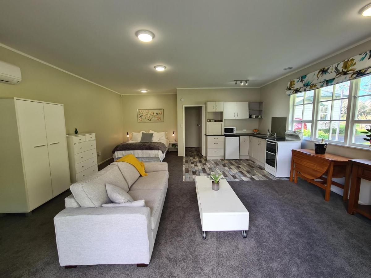 Pyes Pa Studio Appartement Tauranga Buitenkant foto
